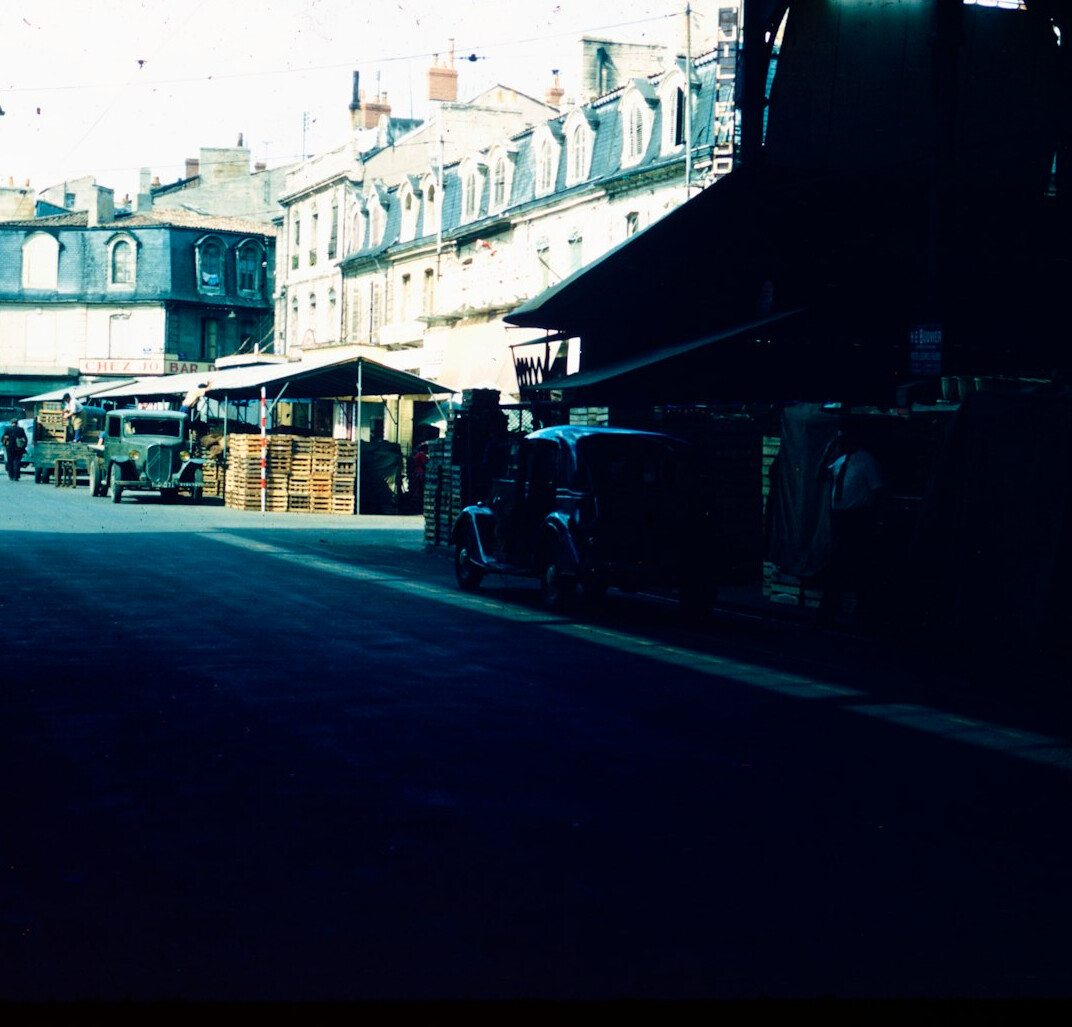historical market scene